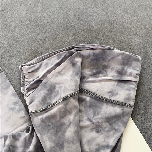 Lululemon Align  HR crop 21” * cross waist - Picture 6 of 6